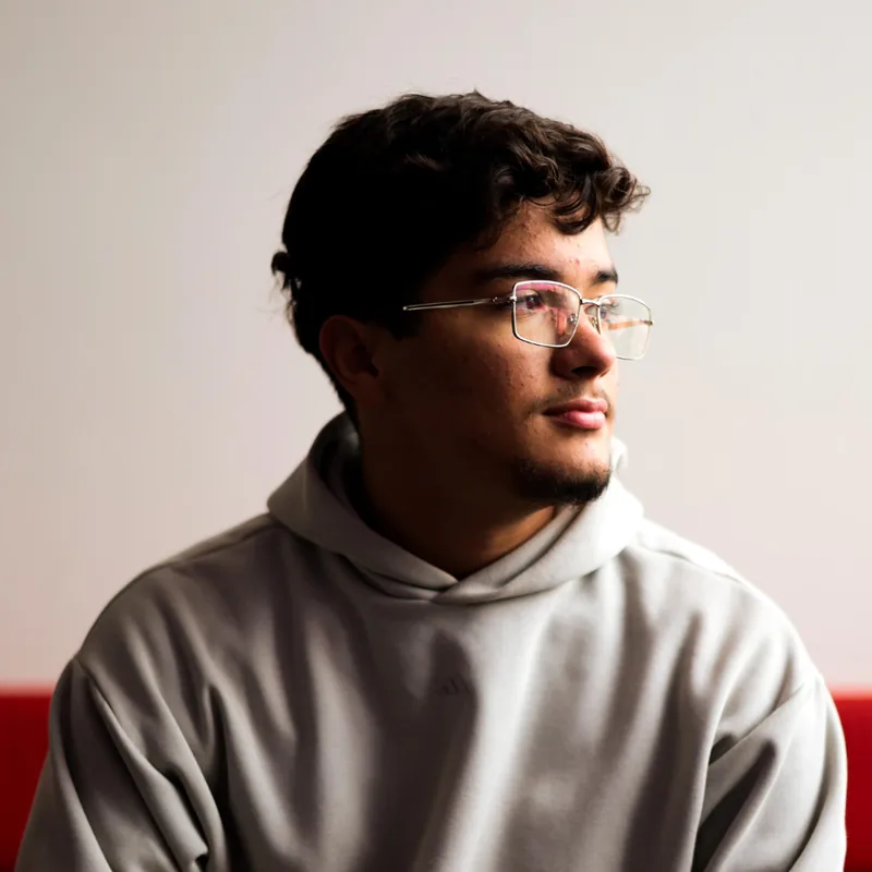 Retrato de João Vitor em meio-tom